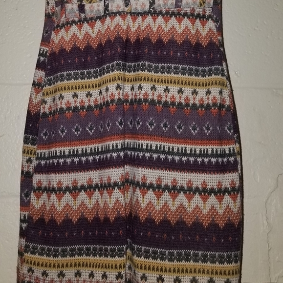 Patterned Multi-colored Back Cut Out Top - Picture 4 of 7